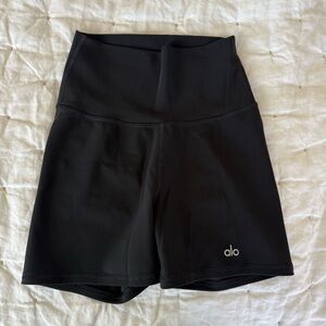 Alo Black Yoga Shorts XXS 4-Inch Inseam